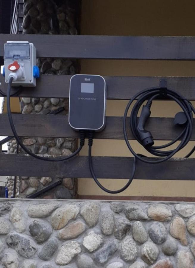 Pensiunea Gradinarilor Cu Ciubar Si Statie De Incarcare Electrica Auto Comanesti (Mehedinti) Exterior foto